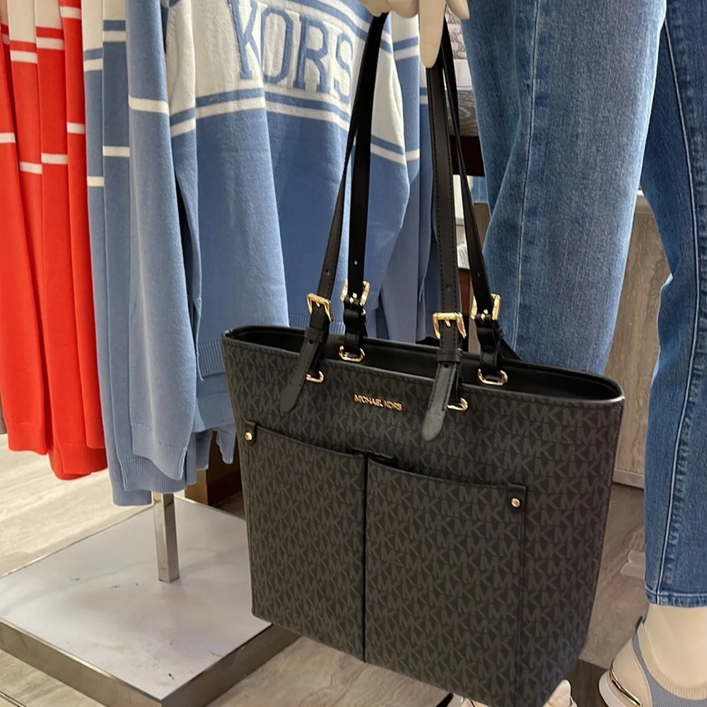 MICHAEL KORS JET SET TRAVEL MEDIUM DOUBLE POCKET TOTE 
BLACK SIGNATURE
NWT - Picture 12 of 16